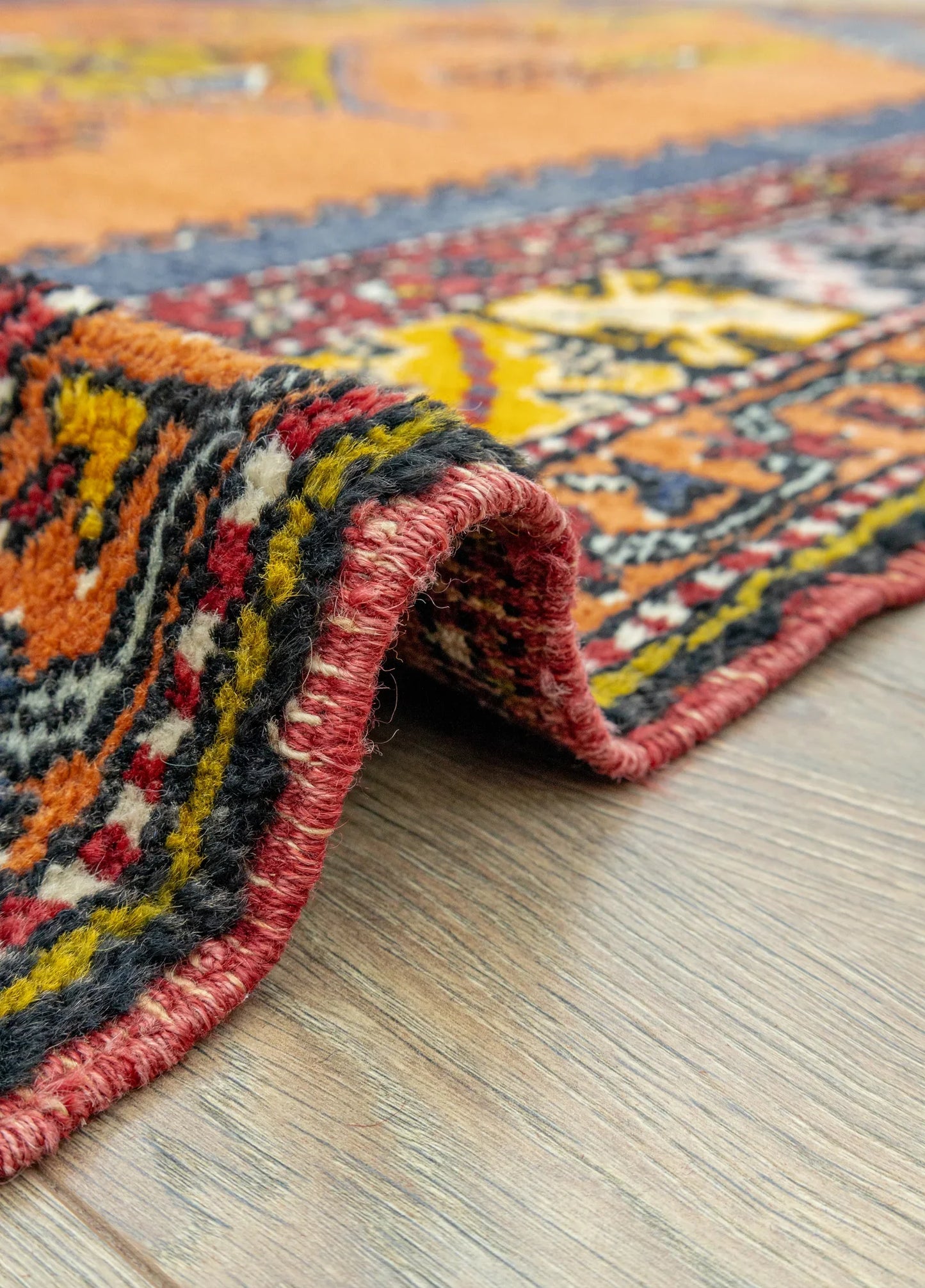 BAYKUL Luxury 100 Percent Wool Handwoven Rug